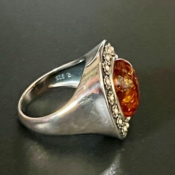 Charming Sterling Silver Amber Ring with Floral Motif - Picture 10 of 11